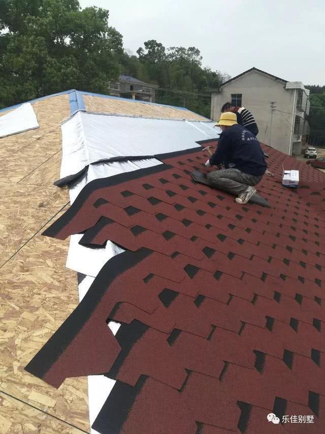 坡屋頂現澆完還要做防水、保溫才能掛瓦？難怪農村包工頭都這么說